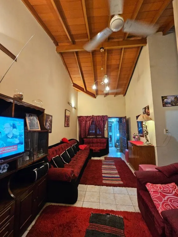 VENDO CASA EN LUQUE PALMA LOMA — foto 3