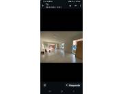 Alquilo amplio salón