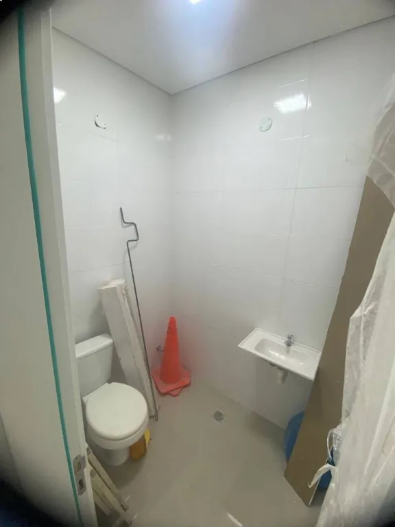 ALQUILO SALÓN COMERCIAL EN EL CENTRO DE LUQUE — Foto 2