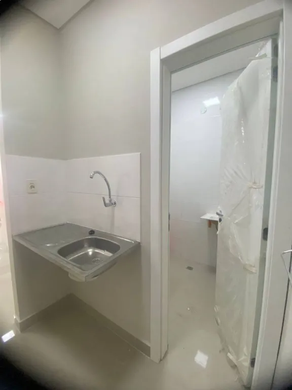 ALQUILO SALÓN COMERCIAL EN EL CENTRO DE LUQUE — Foto 3