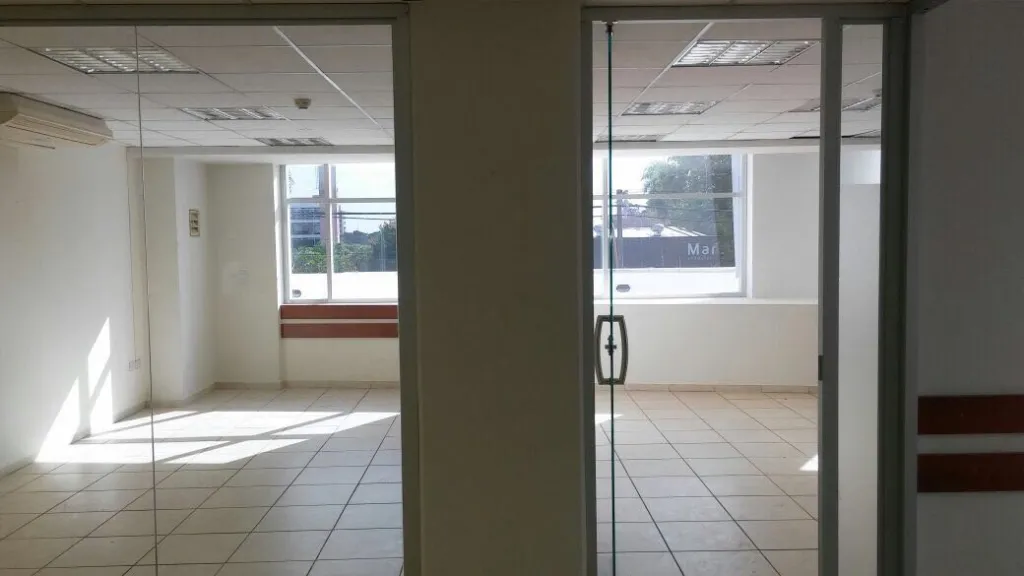 ALQUILO OFICINA CORPORATIVA EN ASUNCION BARRIO VILLA MORRA COD 3814 — foto 2