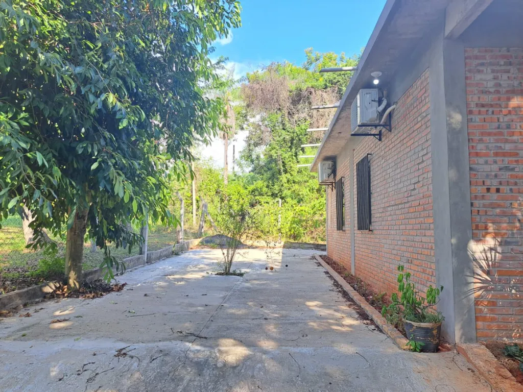 Casa quinta en Luque, amplio terreno 2840 m2 — фото 2