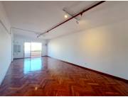 Vendo Departamento de 2 Habitaciones con Área de Servicio en Edificio Italia, Asunción
