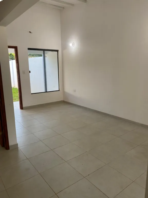 VENDO AMPLIO DUPLEX EN LUQUE! — фото 2