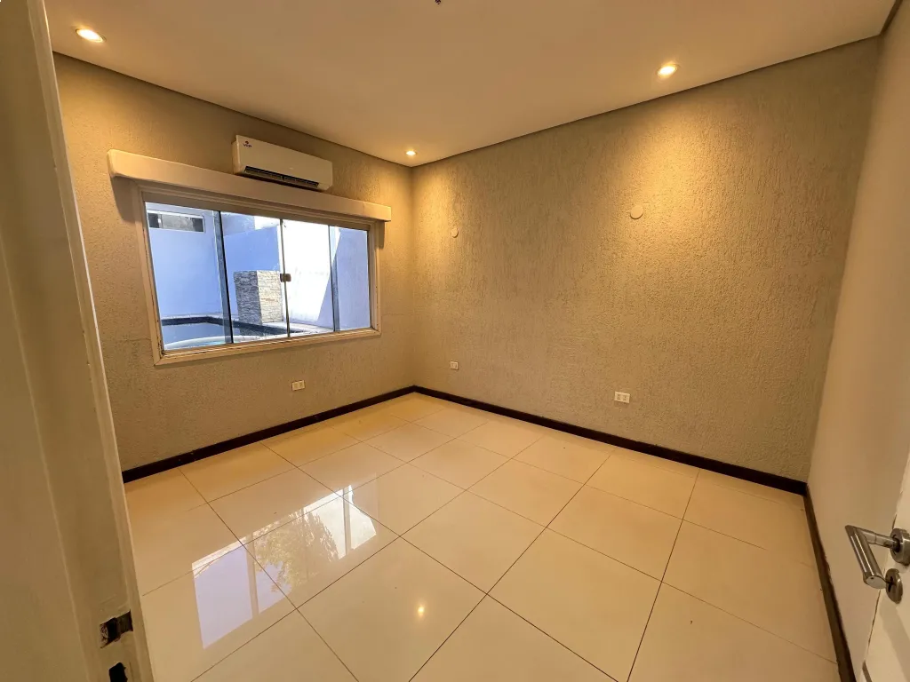 ALQUILO CASA de 5 dormitorios en Barrio Recoleta inmediaciones de O’gaucho — Foto 3