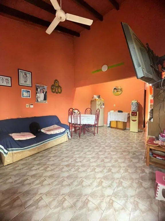 VENDO CASA EN ISLA BOGADO LUQUE, CON AMPLIO TERRENO — foto 3