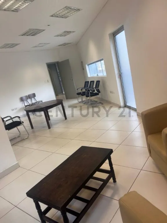 Alquilo amplio local comercial ideal para oficina. en el Barrio Villa Morra, Asunción La — foto 2