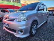 VENDO TOYOTA SIENTA AÑO 2010