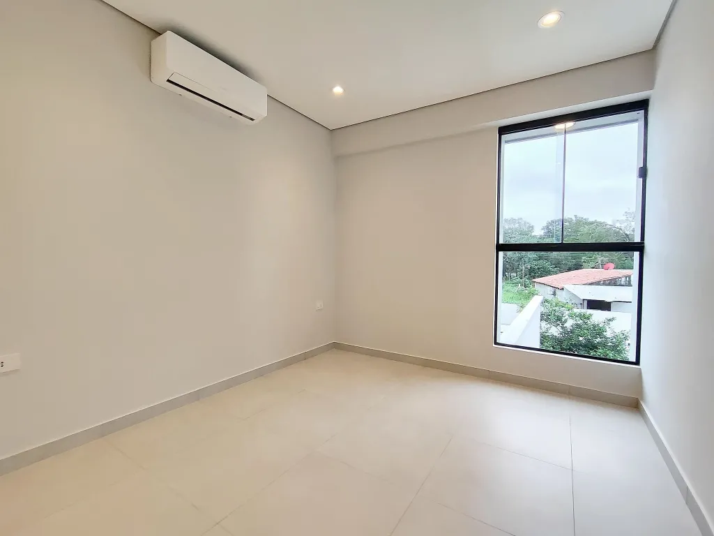 VENDO DUPLEX A ESTRENAR EN LUQUE ZONA AEROPUERTO COD 3203 — фото 2