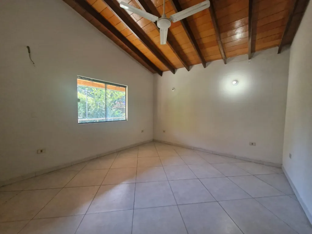 ALQUILO OFICINA EN LAMBARE BARRIO MBACHIO 1 COD 5415 — фото 3