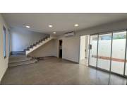 VENDO HERMOSO DUPLEX A ESTRENAR EN FDO DE LA MORA!