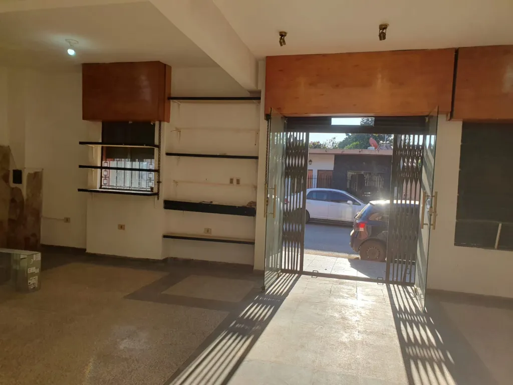 salón en alquiler en san lorenzo — Foto 2