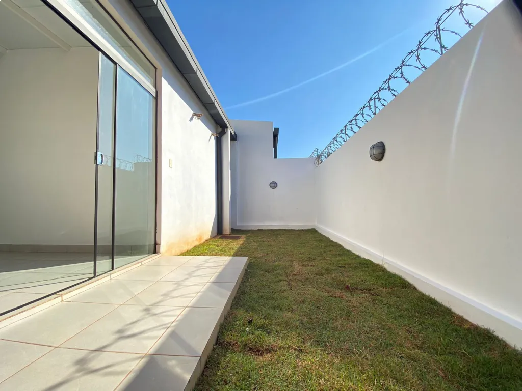 En Venta - chalet a estrenar - Barrio Laurelty Luque — фото 2