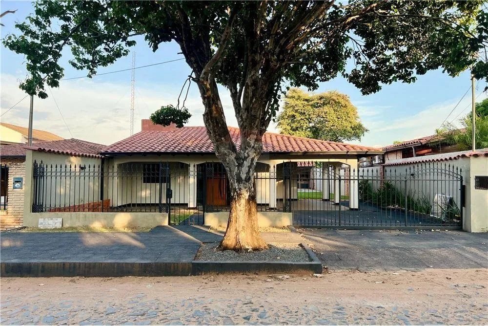 VENDO CASA EN SAN LORENZO - ZONA FUENTE SHOPPING — foto 2