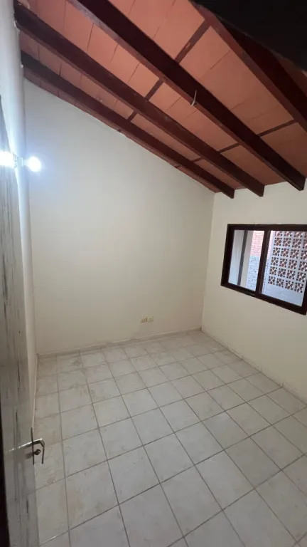 CASA EN YPANE 3 HABITACIONES — foto 3