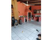 VENDO CASA FAMILIAR