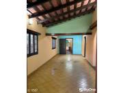 Vendo amplia casa en Lambare