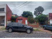 AMPLIO TERRENO CON CASA A REMODELAR EN SAJONIA