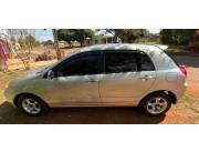 Toyota Runx 2001 color plata, motor 1.5 súper económico.