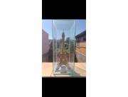 VENDO MAQUETA DE TORRE EIFFEL
