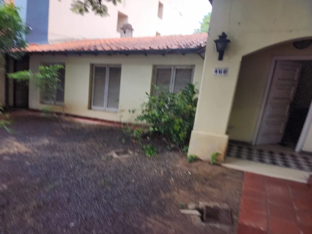 ¡VENDO AMPLIA PROPIEDAD CON CONSTRUCCIÓN A DEMOLER!🏡 — foto 2