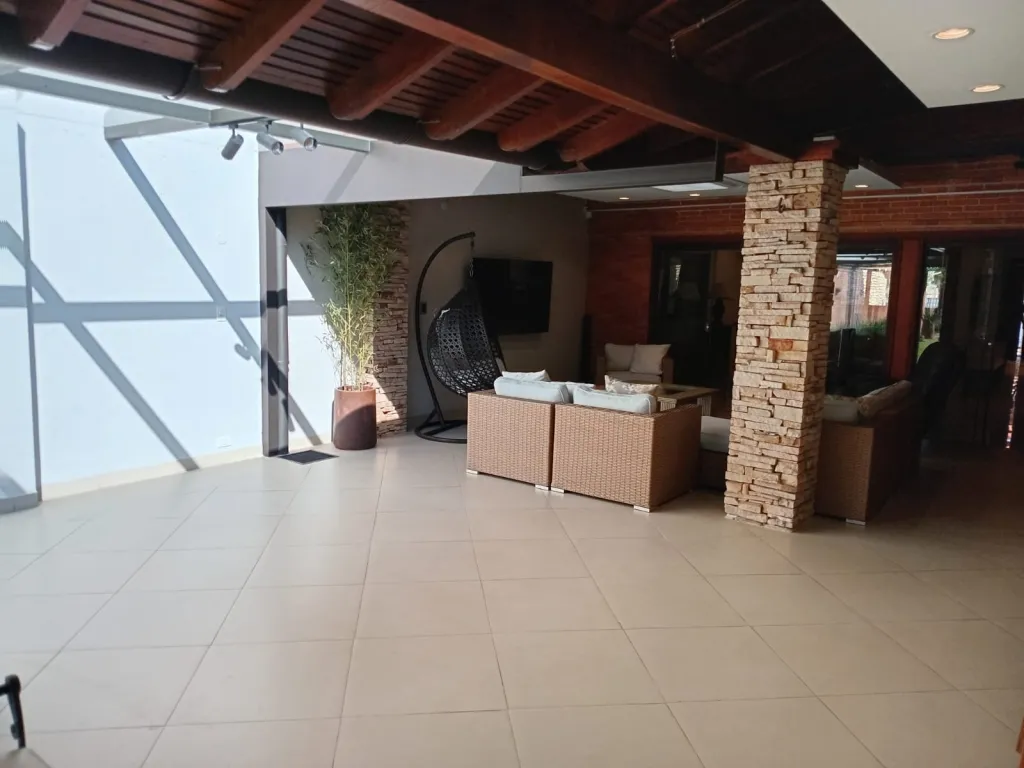 Alquiler de Casa Lujosa - Los Laureles — photo 3