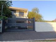 Vendo Casa en Villa Elisa, ubicado a minutos de la Avda. Americo Picco.