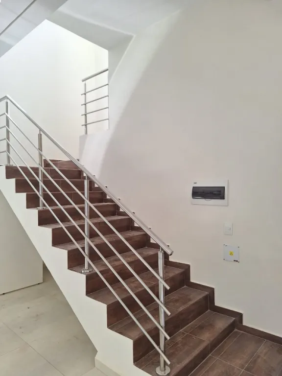 VENDO HERMOSO DUPLEX A ESTRENAR EN LAMBARE ALTOS DEL GOLF — фото 2