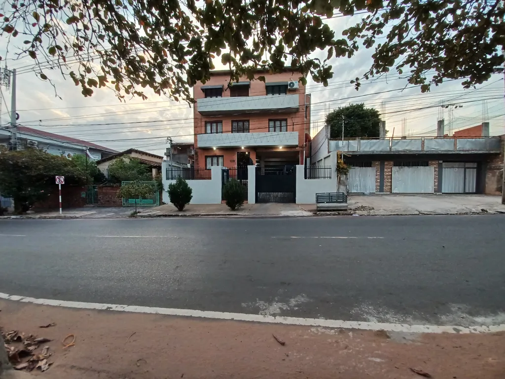 ¡OPORTUNIDAD! INVERSIONISTAS EDIFICIO EN VENTA, ASUNCIÓN BARTOLOME DE LAS CASAS — foto 2