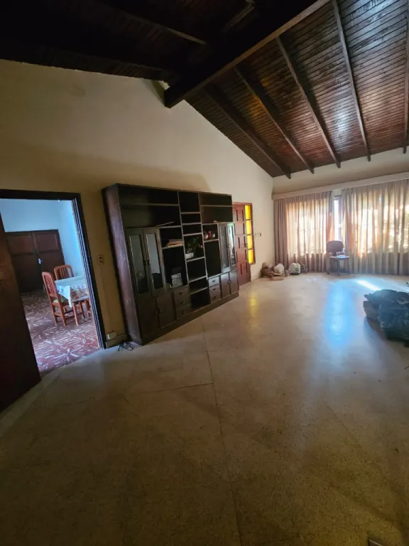 Vendo Casa en terreno de 940 m2 en barrio Mburicao de Asuncion a 1 cuadra de Chaco Boreal — foto 2