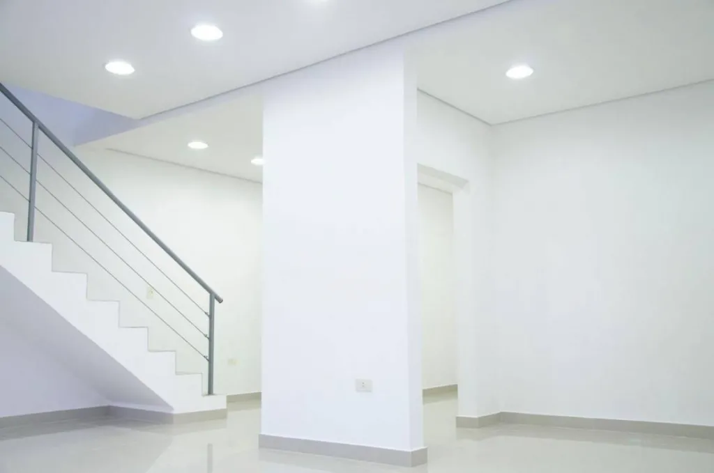 ALQUILO SALON COMERCIAL A METROS DE AV. EUSEBIO AYALA — foto 3