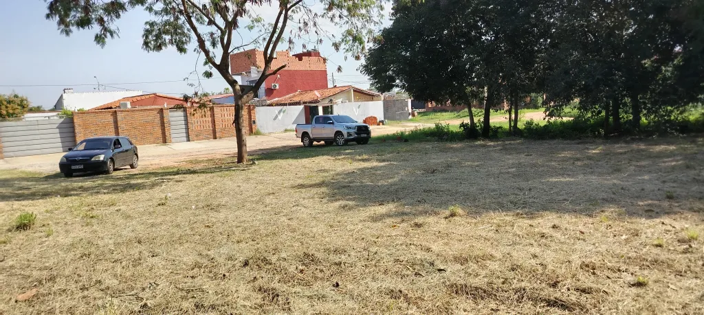 Vendo terreno 420 mts2 más 150 mts2 excedente Mariano Roque Alonso — foto 2