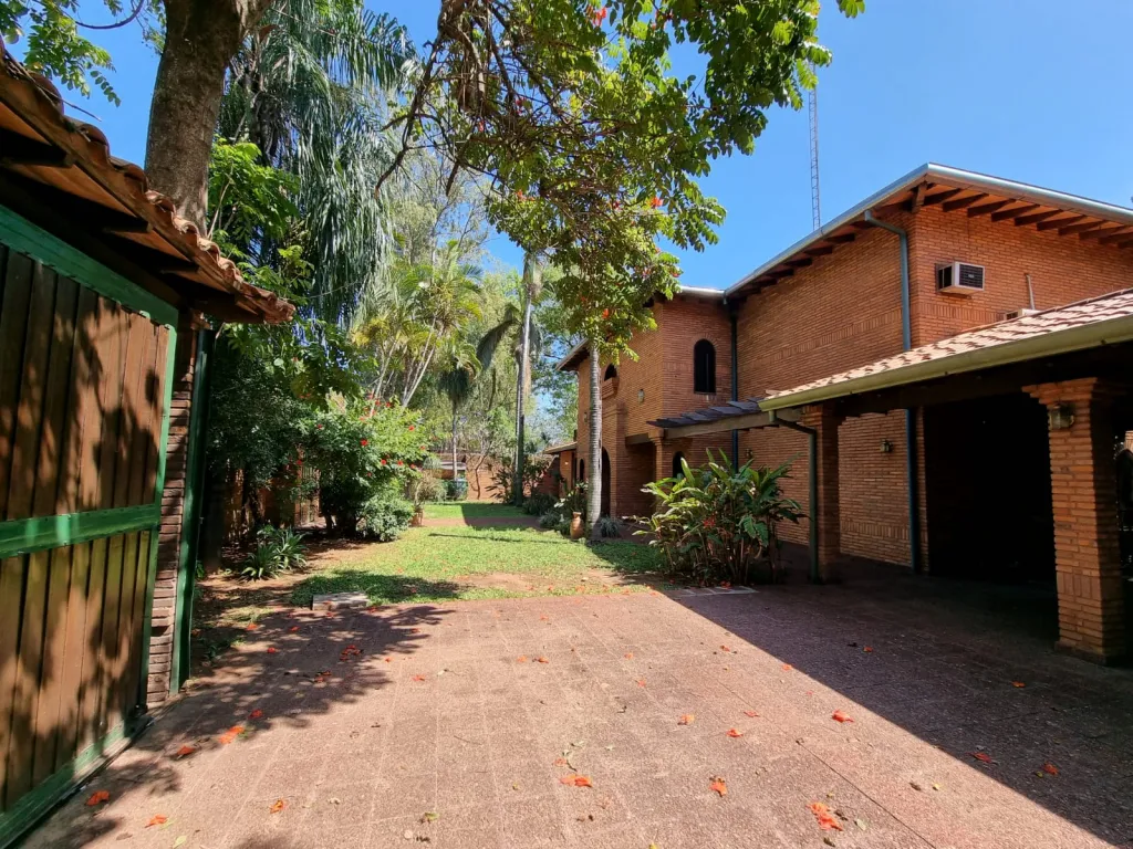 Vendo Residencia de lujo sobre Avda. Mcal. López — foto 2