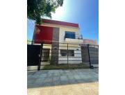 ALQUILO CASA C/ PISCINA EN BARRIO ITÁ ENRAMADA!!