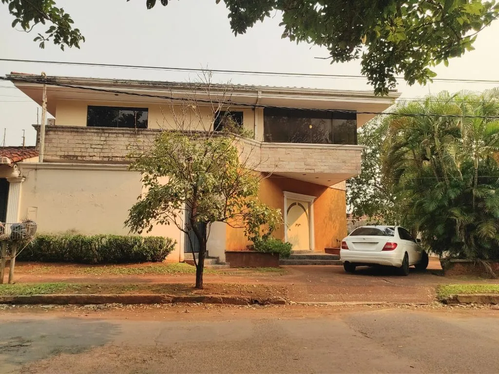 📣Vendo casa en esquina en Barrio Herrera, zona altamente residencial! — foto 2