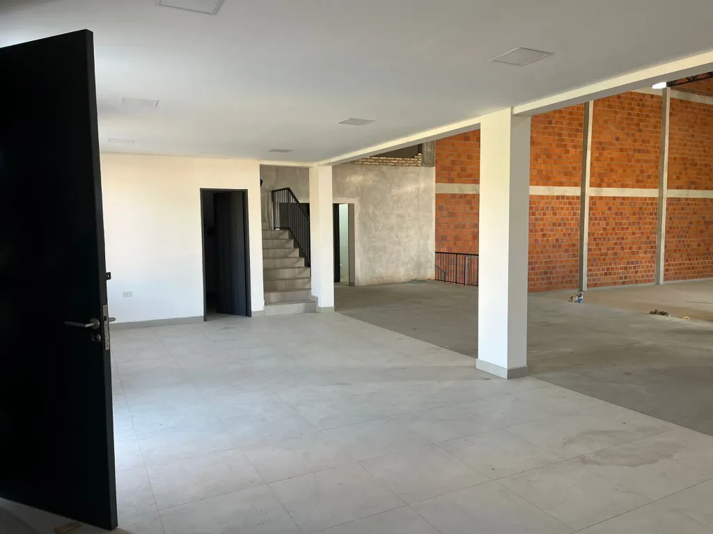 MR ALONSO: DEPOSITO PREMIUM EN ALQUILER, 640 M2 + PARKING + SEGURIDAD, 20.000.000 GS. — foto 2