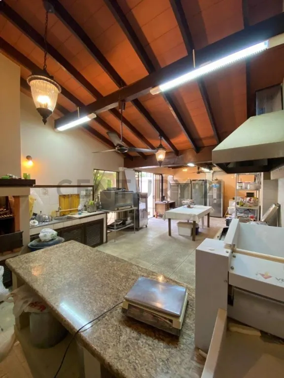 VENDO RESIDENCIA DE UNA SOLA PLANTA A REMODELAR EN BARRIO RECOLETA — foto 2