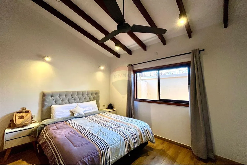 VENDO CASA CON SALON COMERCIAL EN ESQUINA FERNANDO NORTE — foto 2