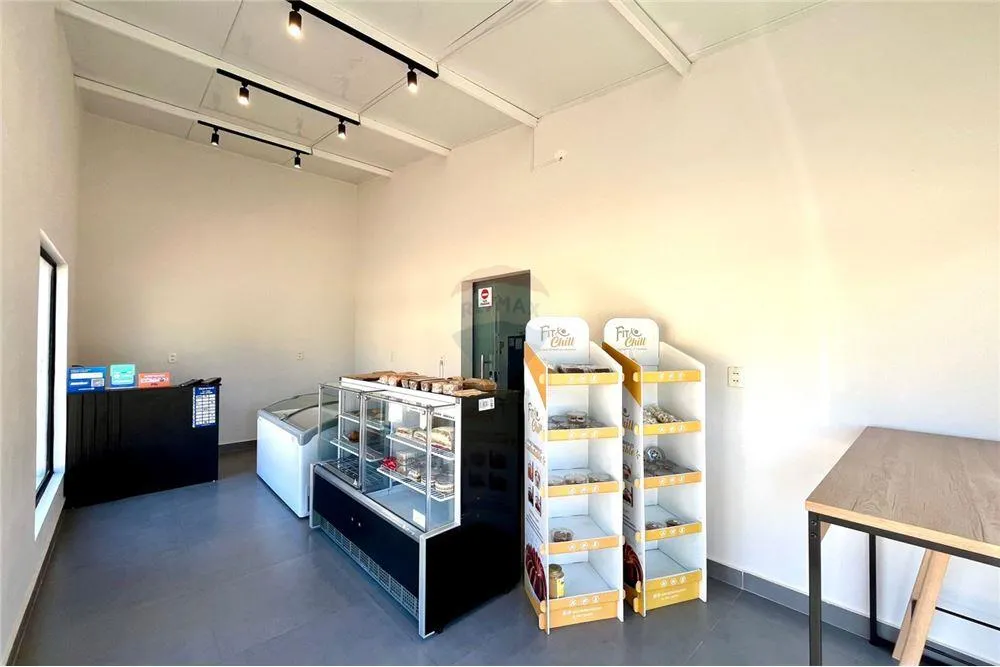 VENDO CASA CON SALON COMERCIAL EN ESQUINA FERNANDO NORTE — foto 3