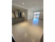 VENDO AMPLIO DPTO. DE 2 DORM. EN LAS MERCEDES