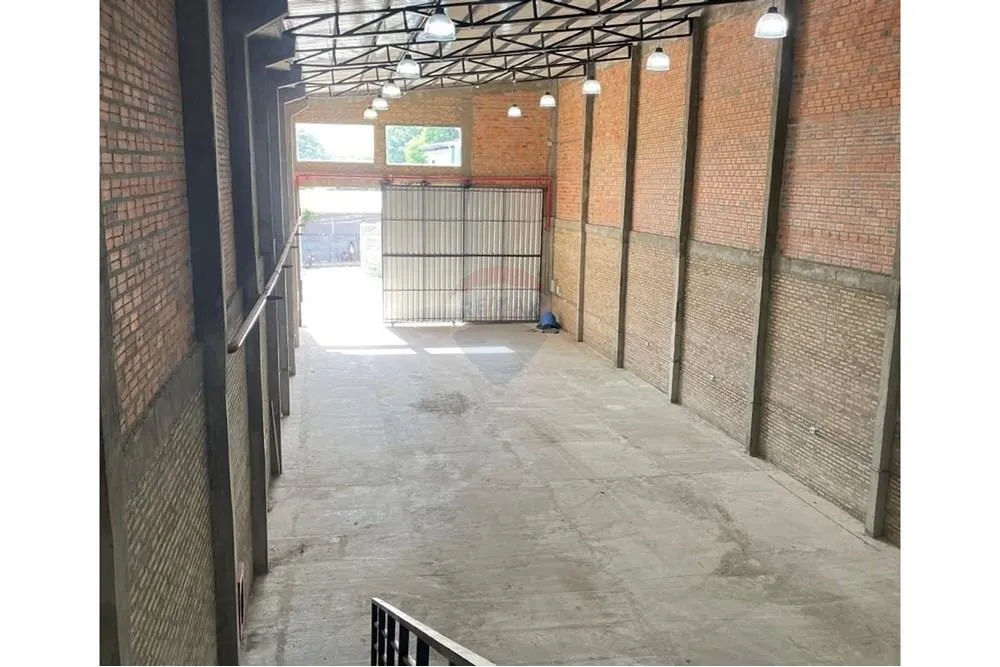VENDO AMPLIO DEPOSITO CON OFICINAS A PASOS DE ARTIGAS — foto 3