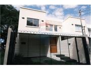 DÚPLEX DE 3 DORMITORIOS EN LUQUE - B°CUARTO BARRIO.