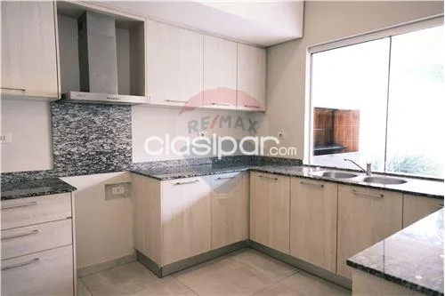 DÚPLEX DE 3 DORMITORIOS EN LUQUE - B°CUARTO BARRIO. — foto 3