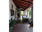 VENDO DOS LOCALES COMERCIALES CON DEPARTAMENTO Y VIVIENDA EN EL B. VISTA ALEGRE