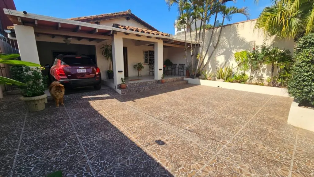 VENDO TERRENO EN BARRIO JARA CON CASA A DEMOLER 500 M2 — Foto 3