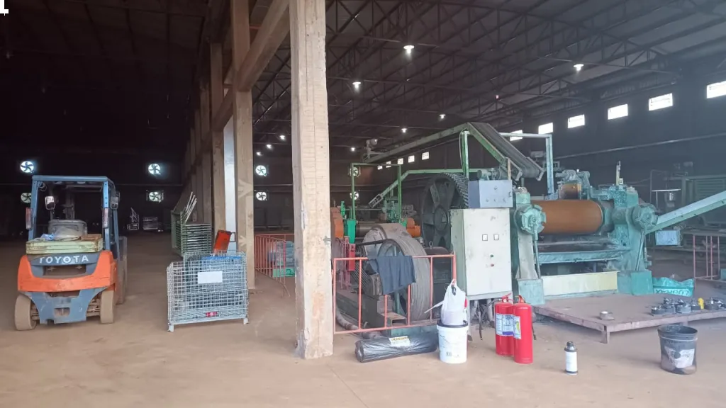 Local Estrategico - Inmueble Con 8 Galpones - Todo para su Industria o Pq Industrial — foto 2