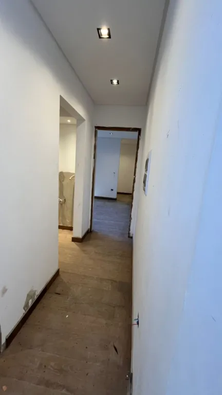 VENDO HERMOSA CASA A TERMINAR EN LAMBARE ZONA YACHT — foto 2