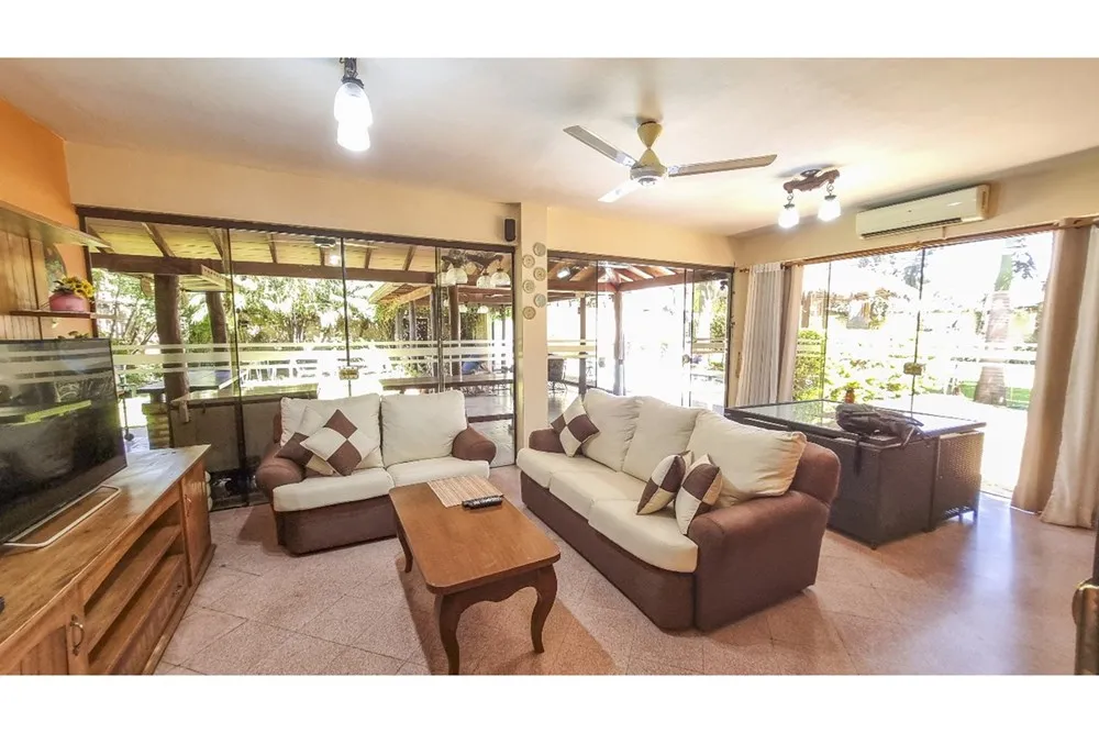 VENDO AMPLIA CASA EN SAN LORENZO — foto 2