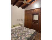 Vendo casa de 4 dormitorios + consultorio independiente Barrio Jara z/ Textilia.
