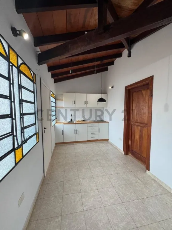 Vendo casa de 4 dormitorios + consultorio independiente Barrio Jara z Textilia. — фото 3